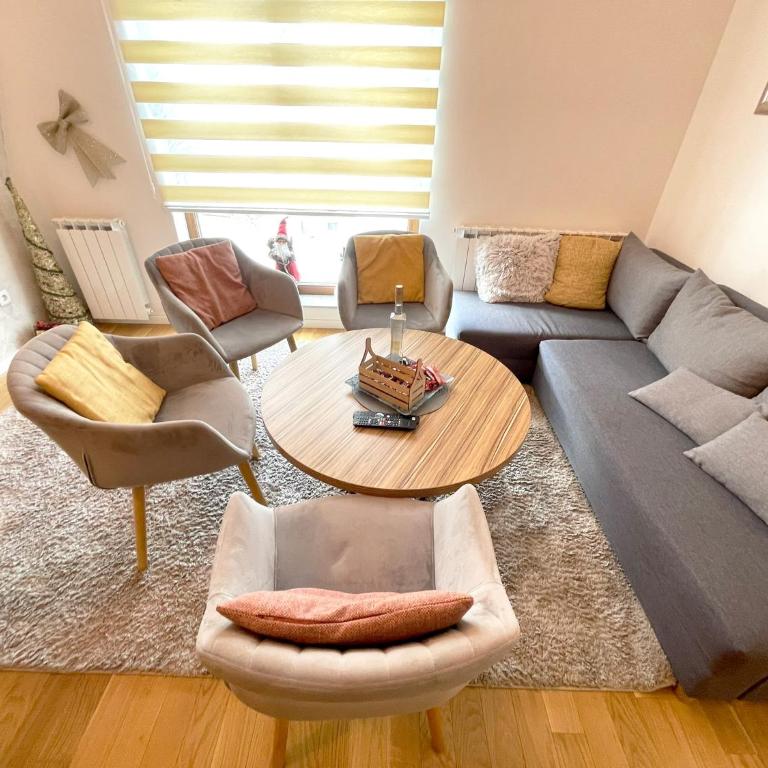 NPL Gorstak - Three-Bedroom Premium Apartment - 12