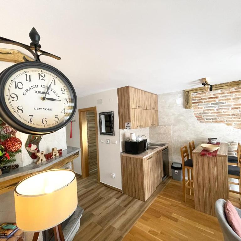 NPL Gorstak - Three-Bedroom Premium Apartment - 8