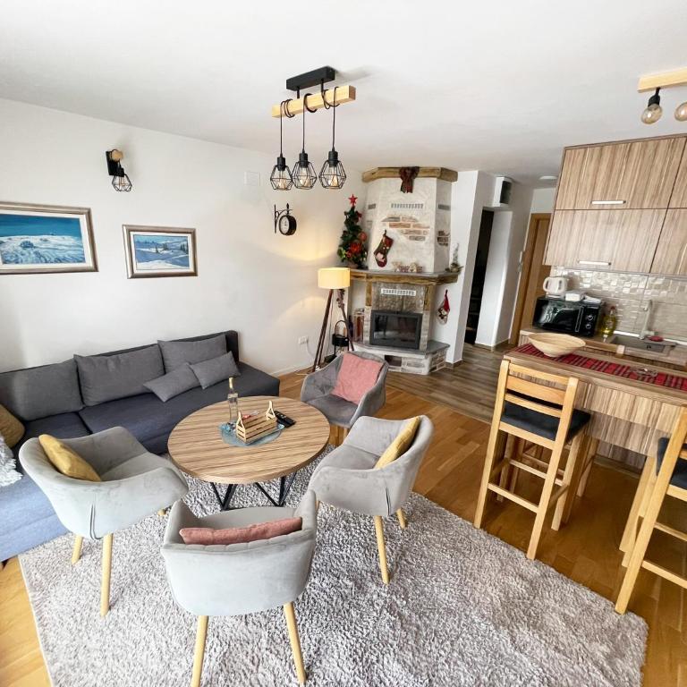 NPL Gorstak - Three-Bedroom Premium Apartment - 2
