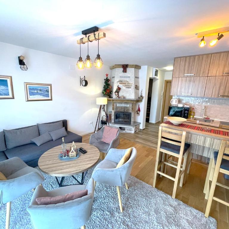 NPL Gorstak - Three-Bedroom Premium Apartment - 25