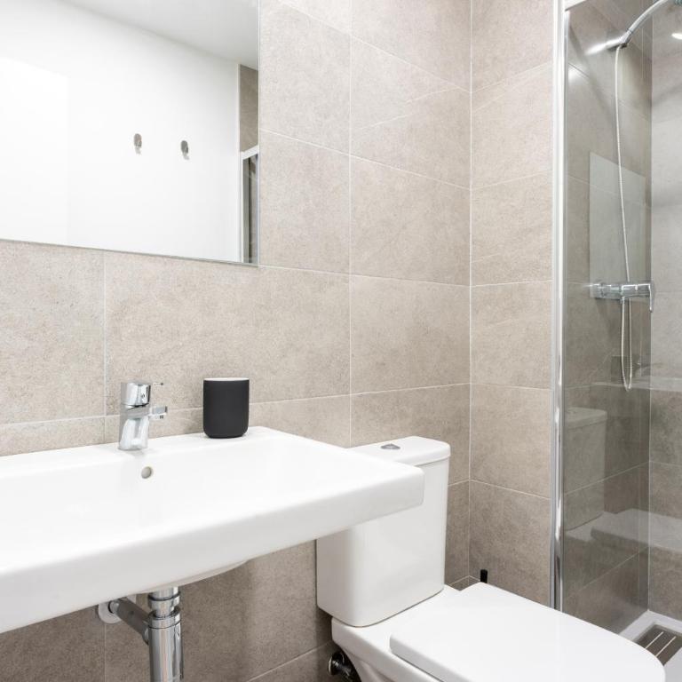 Live It Malaga - Double Room with Private Bathroom - 6