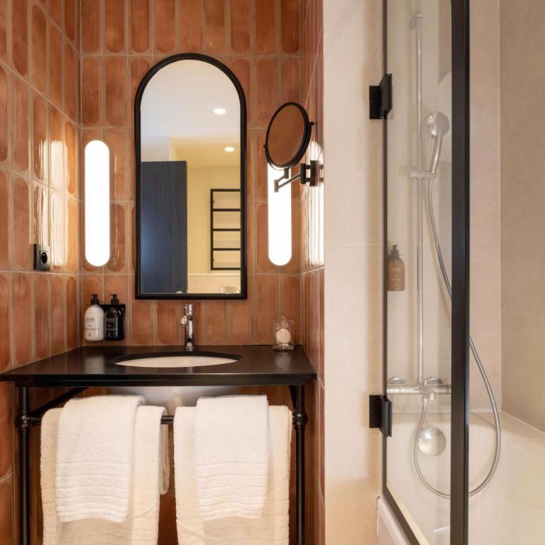 Hotel Grand Coeur Latin - Chambre Double Supérieure - 9
