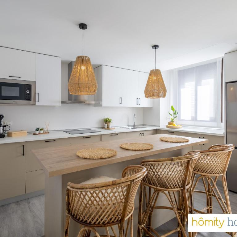 Homity Holidays - Granada - Piedra Santa - Parking incluido - Luxury triplex with Alhambra Views - 5