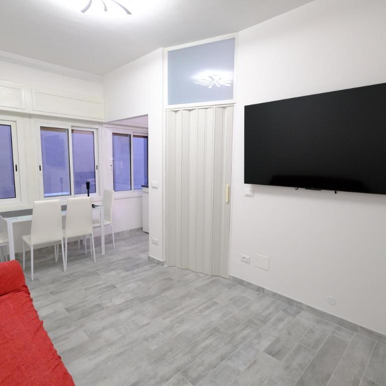 Bilocale in Grattacielo by PortofinoVacanze - Appartamento con 2 Camere da Letto - 1