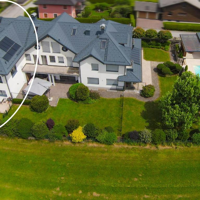 "SONNTAGSGLÜCK" - Premium Apartments Seekirchen, ruhiges Feriendomizil im Grünen, gemeinsamer Poolarea - Haus mit 5 Schlafzimmern - 40