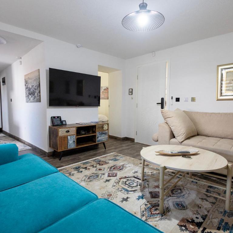 APARTMENTS NENSI - Deluxe One-Bedroom Apartment with Garden View - 17