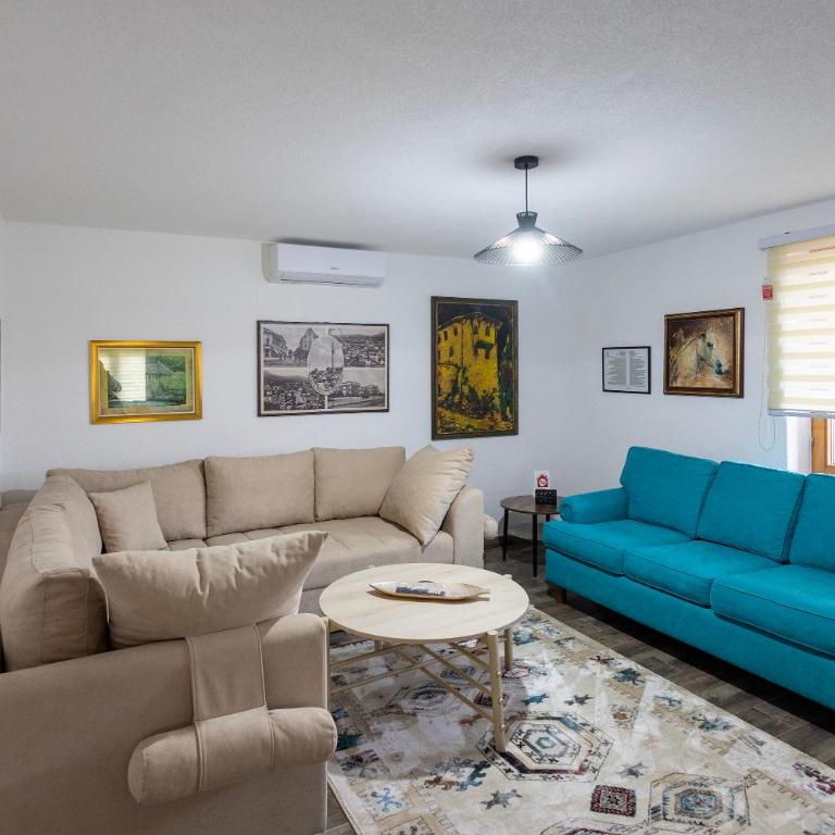 APARTMENTS NENSI - Deluxe One-Bedroom Apartment with Garden View - 1