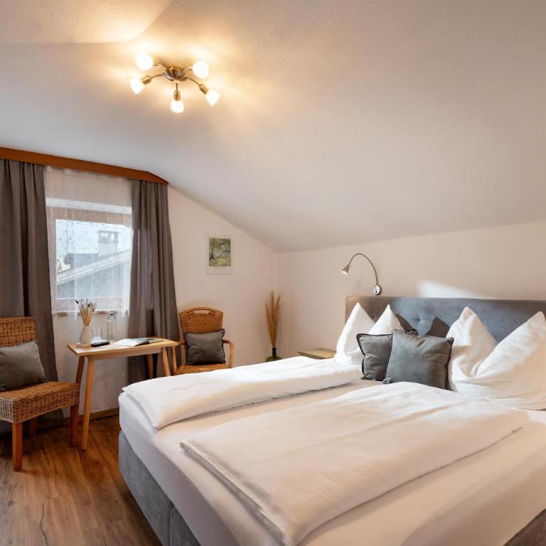 Gästehaus Kopp - Doppelzimmer mit Dusche - 1