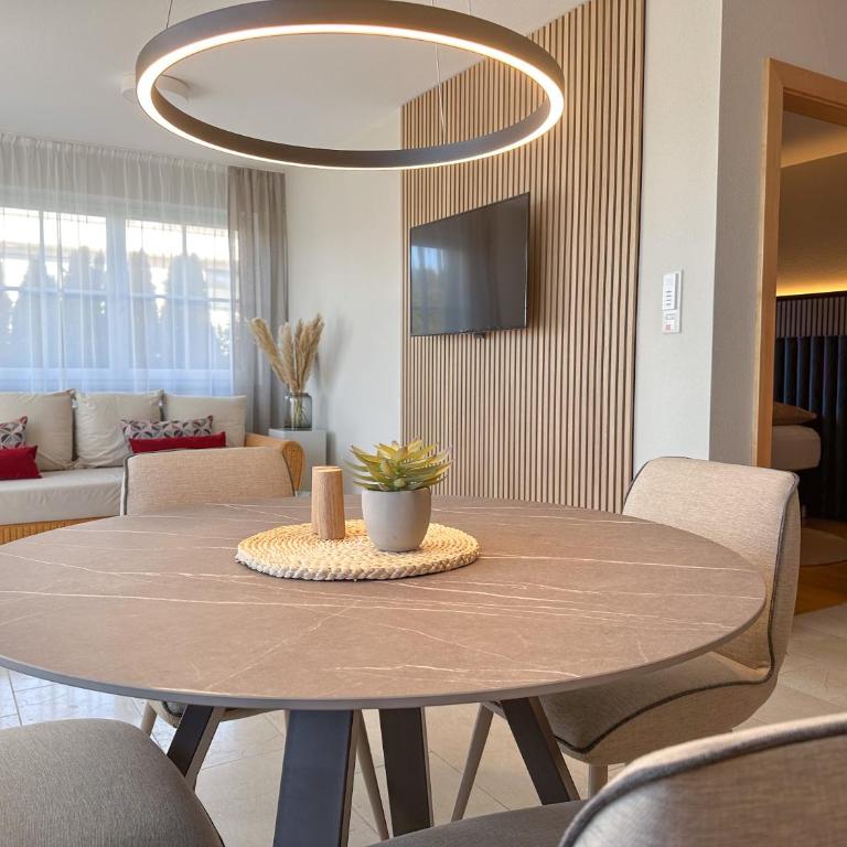 "SONNTAGSGLÜCK" - Premium Apartments Seekirchen, ruhiges Feriendomizil im Grünen, gemeinsamer Poolarea - Haus mit 5 Schlafzimmern - 67
