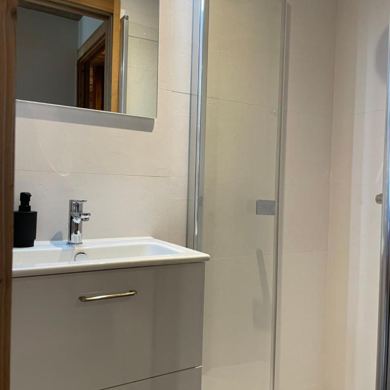 Appartement duplex neuf en hyper centre station - 6 personnes - Appartement 3 Chambres - 12