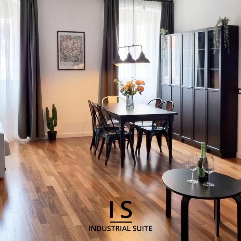 Industrial Suite Trieste - Design & Silence in Viale XX Settembre - Appartamento con 1 Camera da Letto - 1