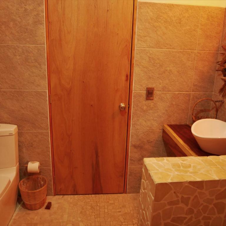 Madre Tierra Hostal - Habitación Doble con baño compartido - 3