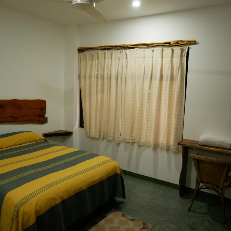 Madre Tierra Hostal - Habitación Doble con baño compartido - 5