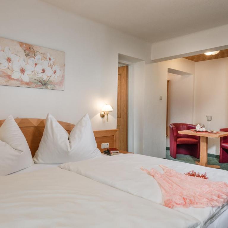 Pension Maria - Doppelzimmer mit Balkon - 10