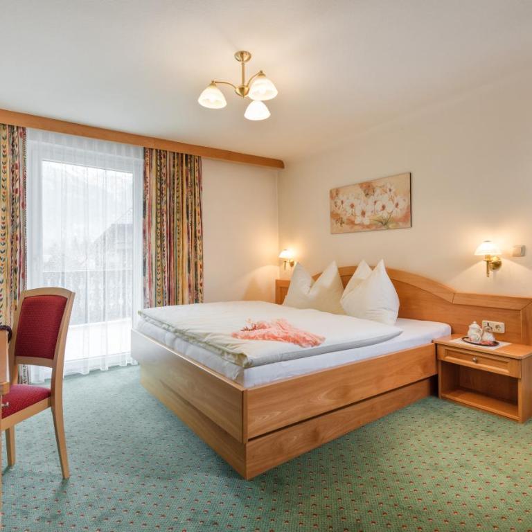 Pension Maria - Doppelzimmer mit Balkon - 3