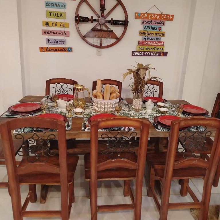 Asuncion Hostal Deluxe Py - Four-Bedroom House - 1