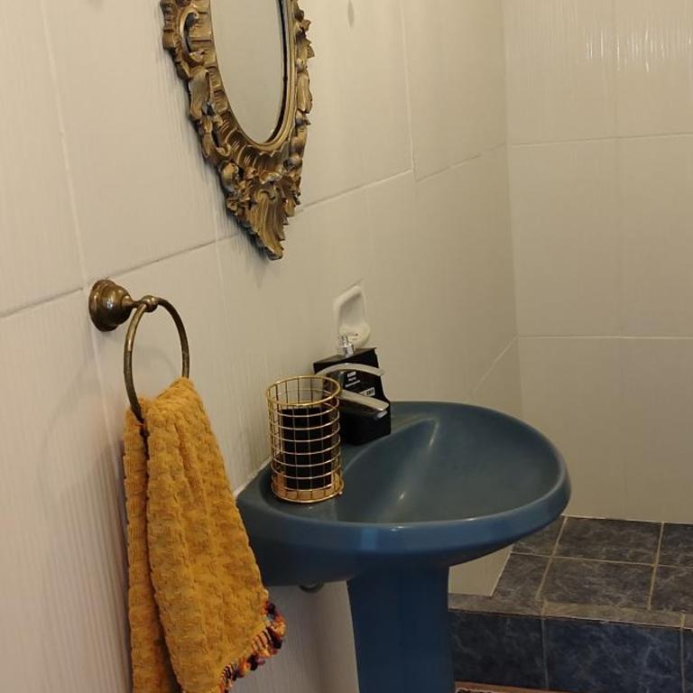 Asuncion Hostal Deluxe Py - Four-Bedroom House - 29