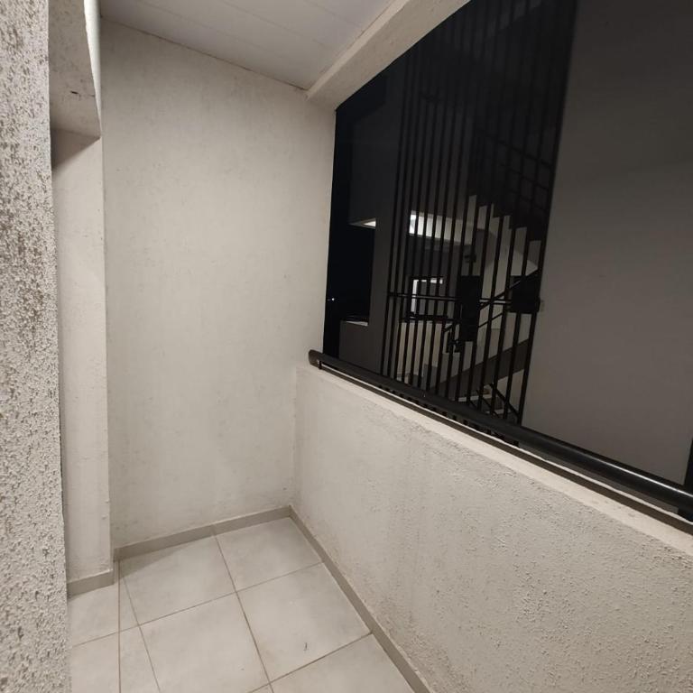 Moderno Departamento con Balcón y Vista al Atardecer - Apartamento de 1 dormitorio - 10