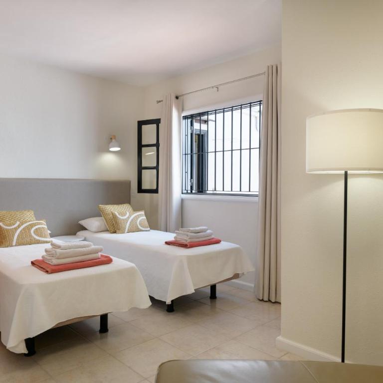 Casa Maresia, Playa Bastian Sea Views - Communal Swimming Pool - Casa - 23