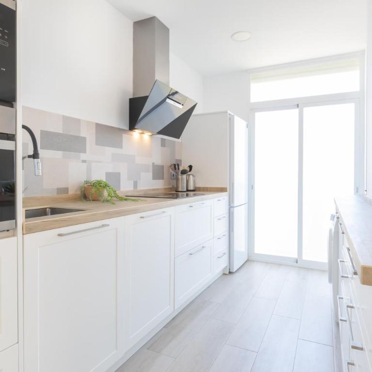 Marbella Center 100m From The Beach - Happy Rentals - Apartment with Terrace - 4