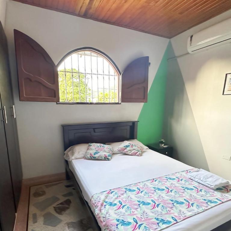 Tia Chela hostel - Budget Double Room - 8