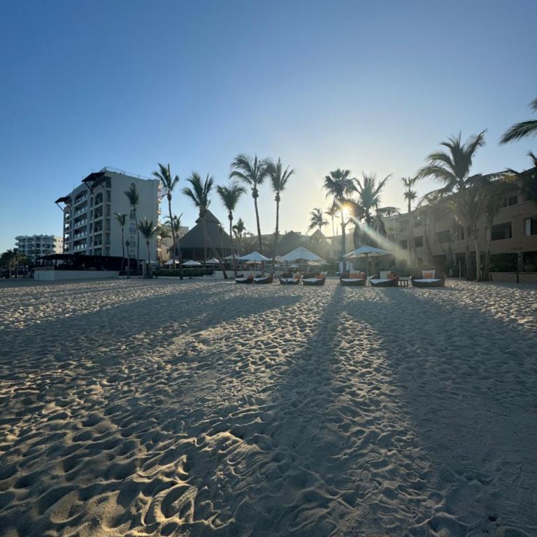 Beach front beautiful one bedroom Condo - Apartment with Balcony - 27