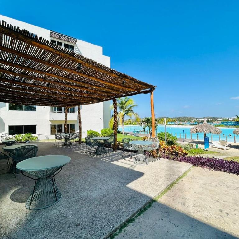 alberca tipo playa,10 min de la playa by G P S rentas - Two-Bedroom Apartment - 52