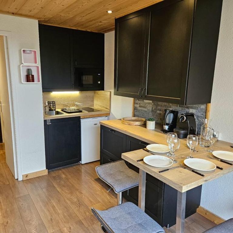 Studio confortable proche ESF - Balcon exposé ouest - FR-1-266-237 - Studio - 1
