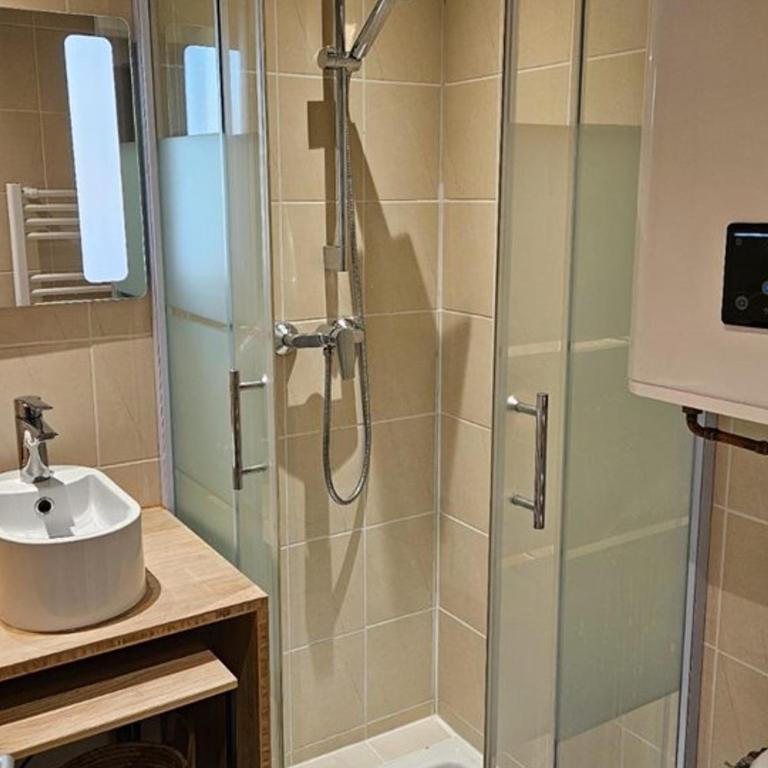 Studio confortable proche ESF - Balcon exposé ouest - FR-1-266-237 - Studio - 8