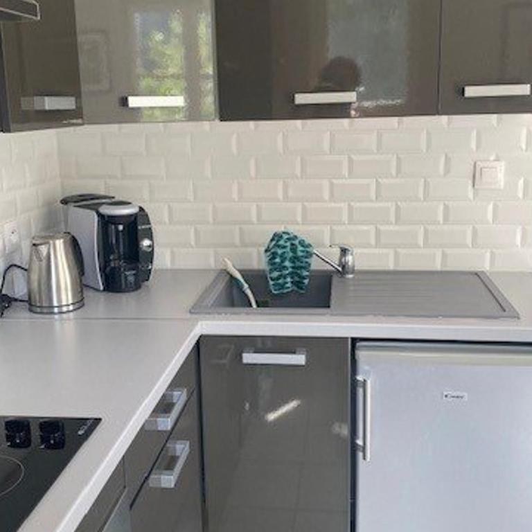 Bel F3 en centre-ville avec balcon et parking, proche cures - Apartamento de 2 dormitorios - 6
