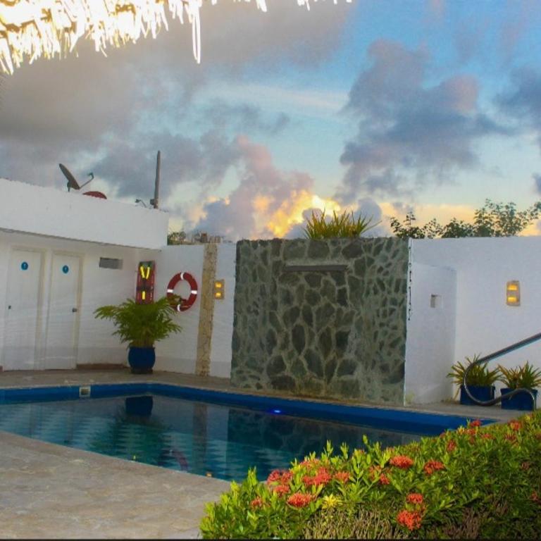 Ledymar Chalet - Seven-Bedroom House - 1