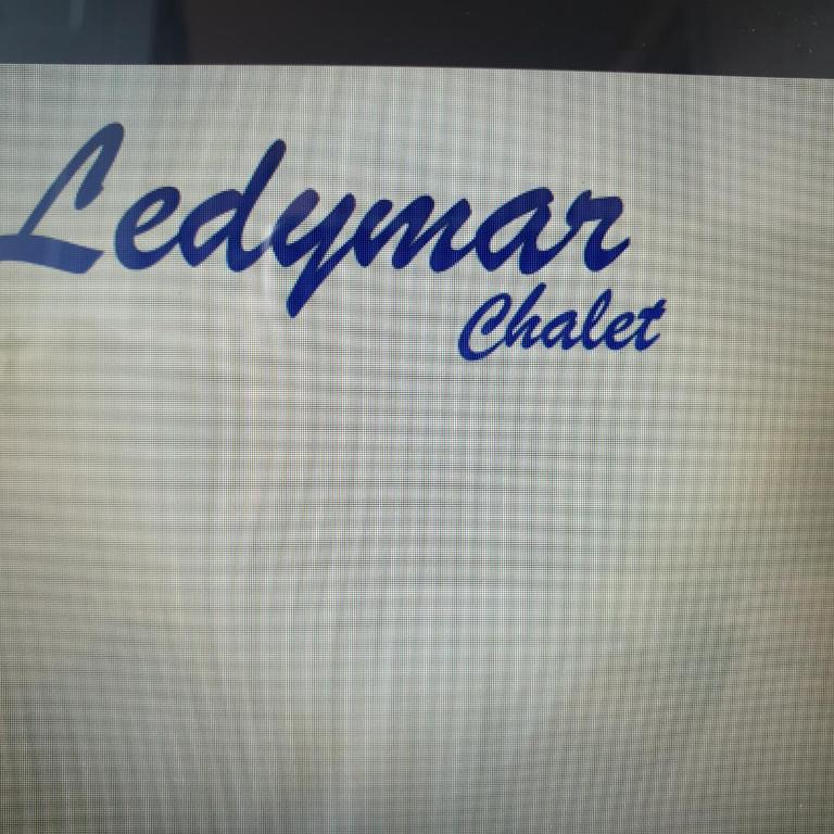 Ledymar Chalet - Seven-Bedroom House - 25