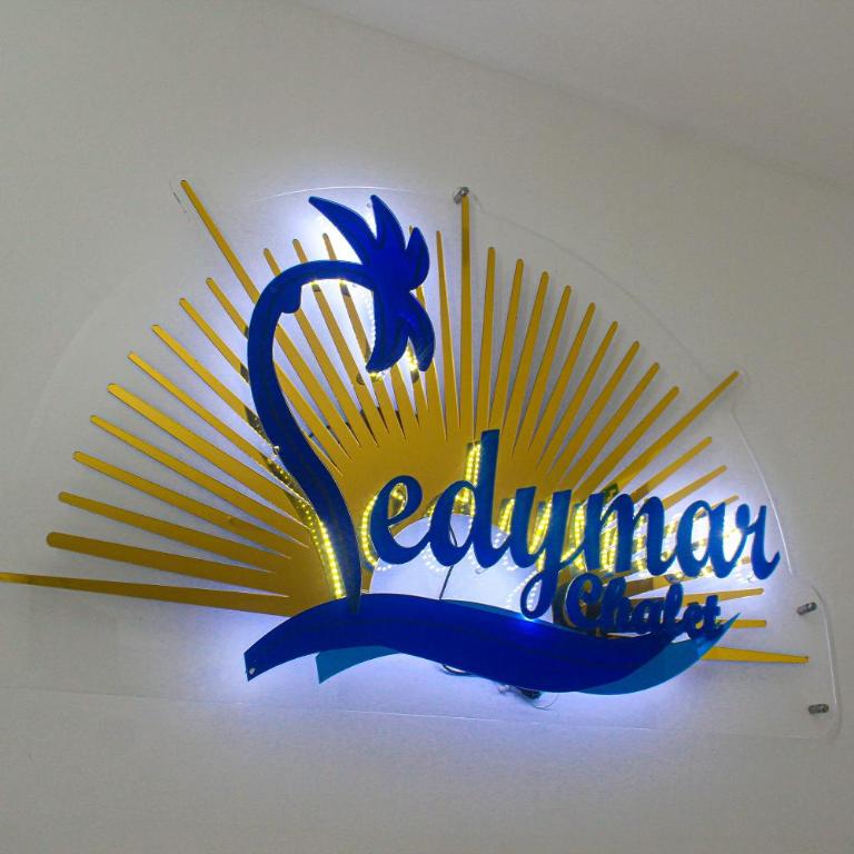 Ledymar Chalet - Seven-Bedroom House - 30
