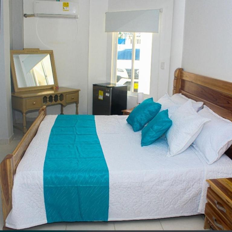 Ledymar Chalet - Seven-Bedroom House - 36