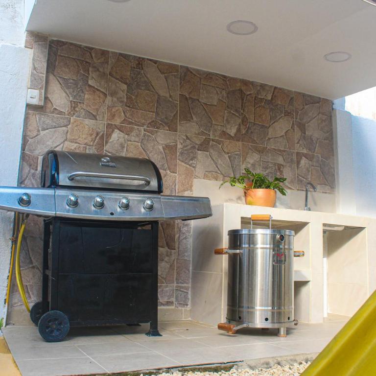 Ledymar Chalet - Seven-Bedroom House - 39