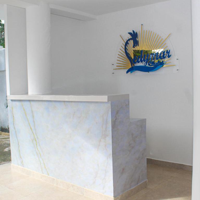 Ledymar Chalet - Seven-Bedroom House - 40