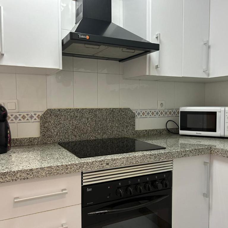 ESPACIOSO Y CENTRICO - Apartamento de 2 dormitorios - 12