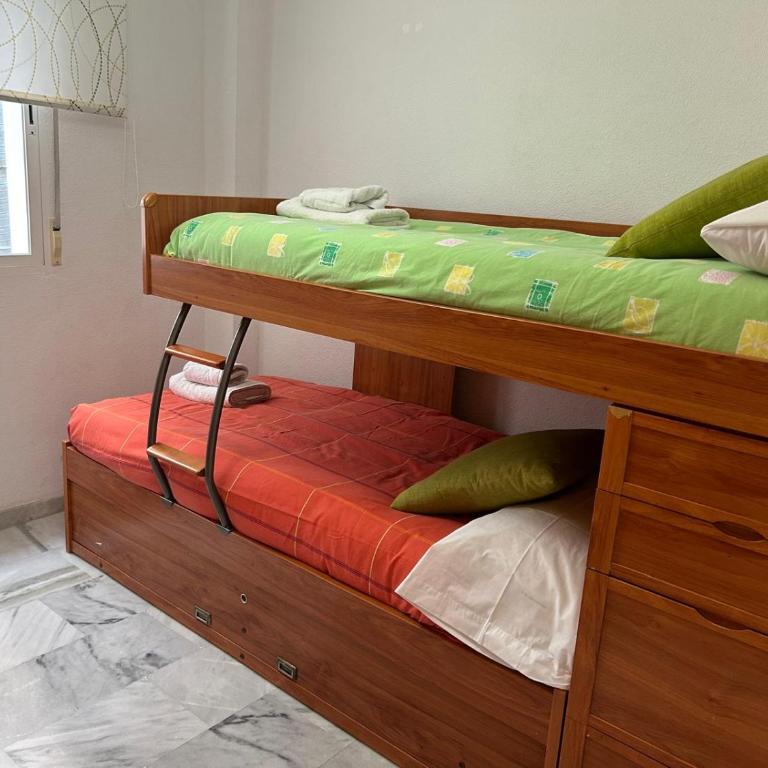 ESPACIOSO Y CENTRICO - Apartamento de 2 dormitorios - 17
