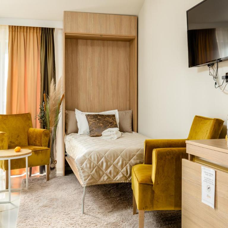 Hotel Vila Hedonija - Deluxe Double Room with Sea View - 2