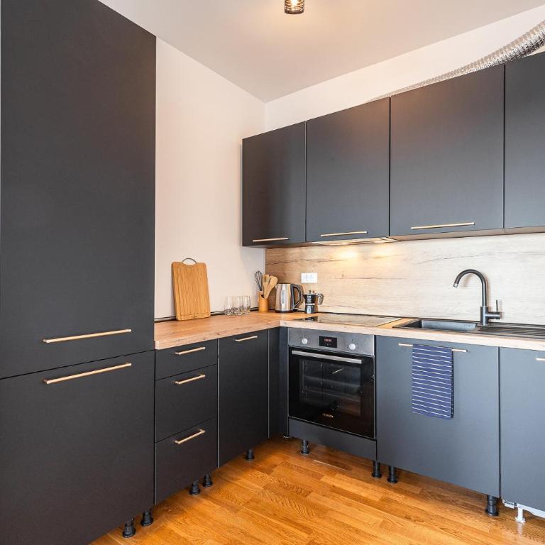 Olive Tree Apartments - One-Bedroom Apartment with Balcony and Sea View - 5