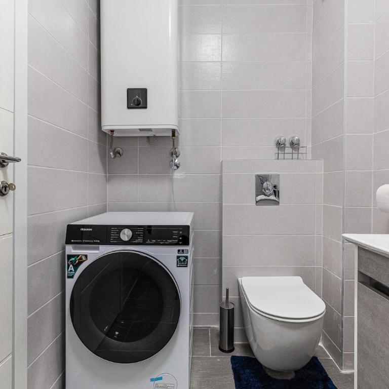 Olive Tree Apartments - One-Bedroom Apartment with Balcony and Sea View - 9