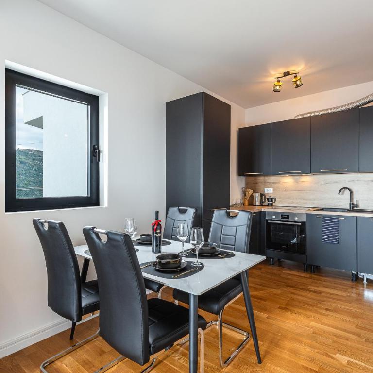 Olive Tree Apartments - One-Bedroom Apartment with Balcony and Sea View - 4