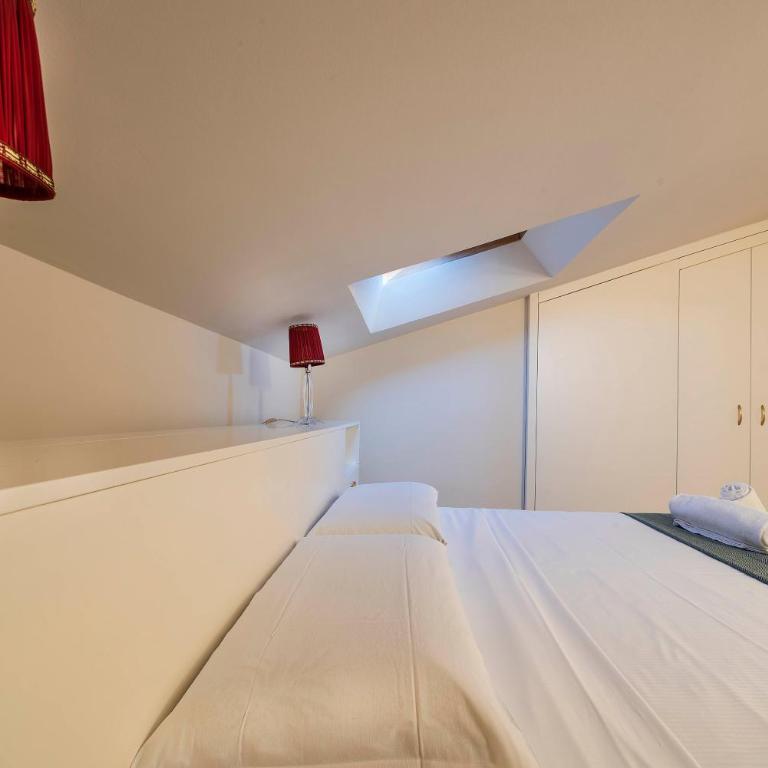 Italianflat - Sweet Mansarda in Corso Porta Nuova - Two-Bedroom Apartment - 24