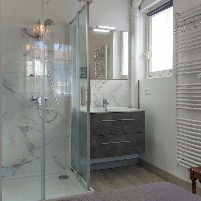 4 Bedroom Amazing Home In Royan - Maison de Vacances 4 Chambres - 24