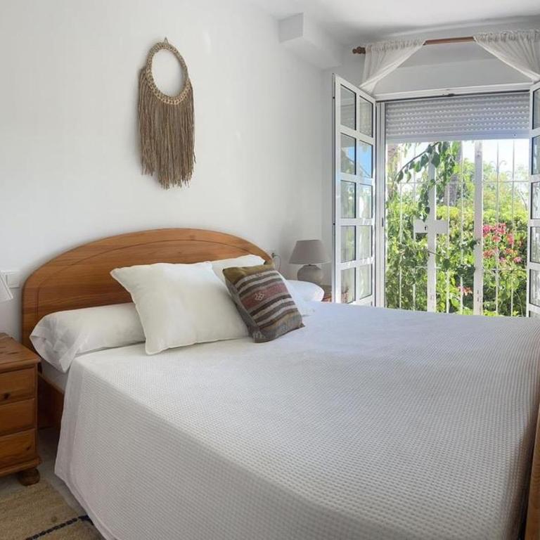 Apartamento con diseño, jardín privado, piscina comunitaria y acceso directo playa arenal by homeprive - Appartamento - 48