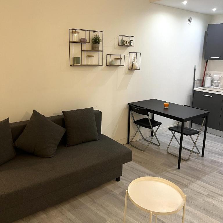 La Ciotat Chez Hugo confortable studio clim, wifi, parking, centre ville, commerces, port, plages à pieds - Apartment mit 1 Schlafzimmer - 8