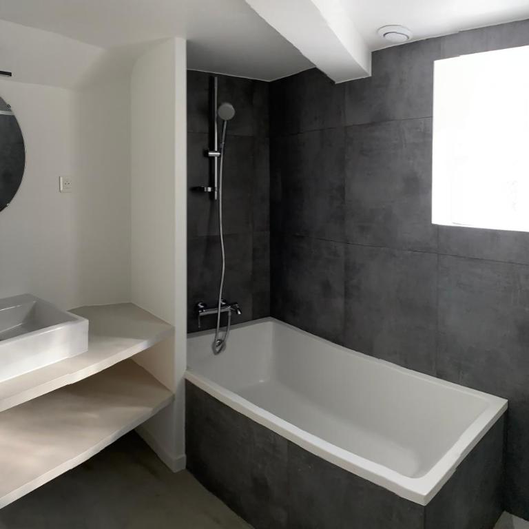 Rooms Buttes Chaumont Chambres Buttes Chaumont - Chambre Double Standard avec Salle de Bains Commune - 21
