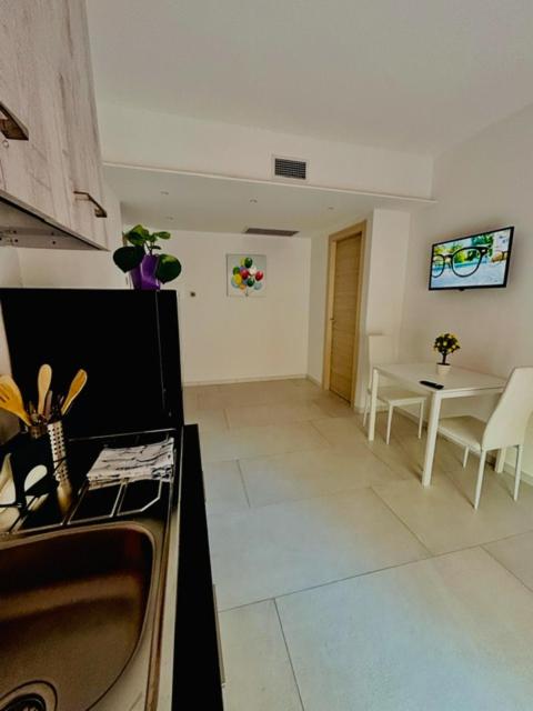Aqua Marine B&B - Rooms and Apartments - Ampia Camera Matrimoniale - 8