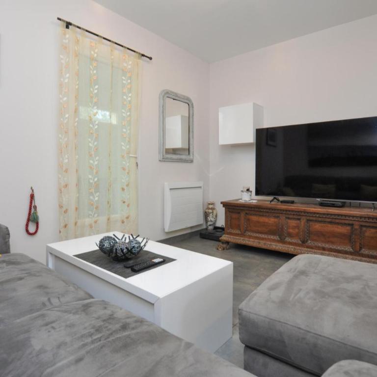 Amazing Apartment In Saint-Jeannet With Wifi - Appartement 2 Chambres - 2