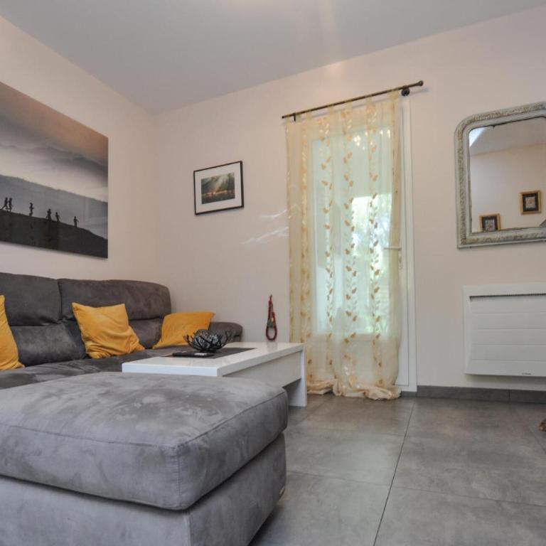 Amazing Apartment In Saint-Jeannet With Wifi - Appartement 2 Chambres - 1